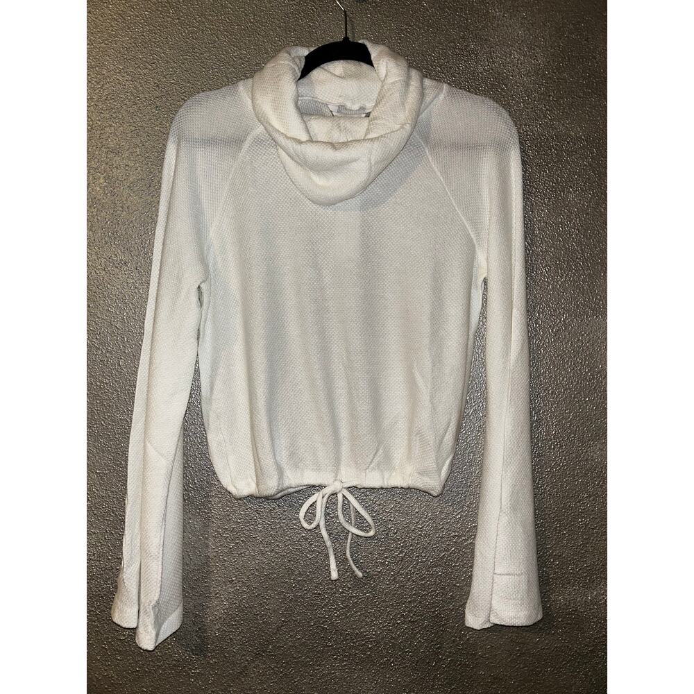 Cupcakes & Cashmere Oatmeal White Cropped  Turtleneck Bell Sleeves  Sweater